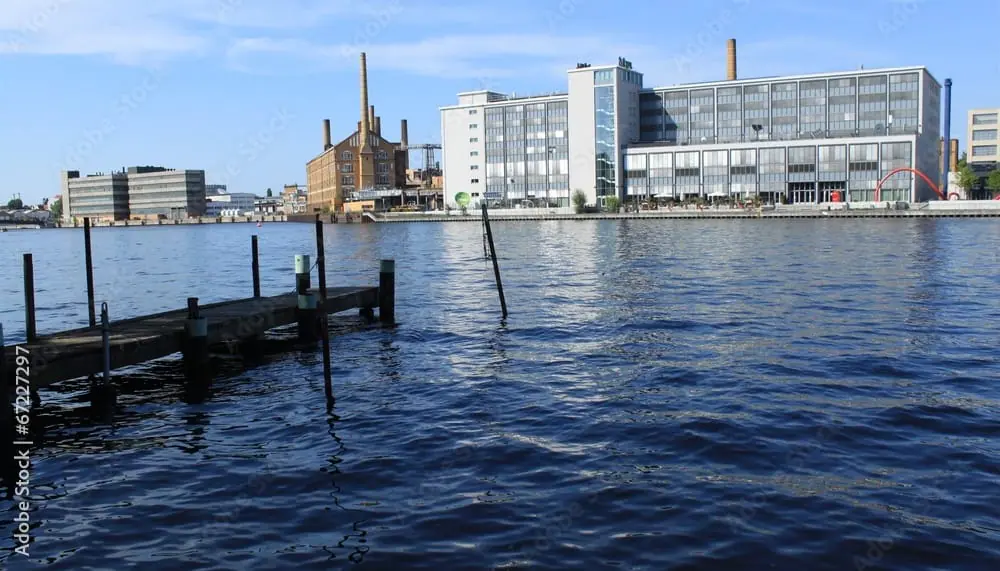 Finde Angebote und 
Services in <span>Schöneweide</span>
